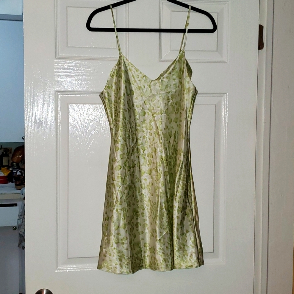 Silk/satin like short night dress